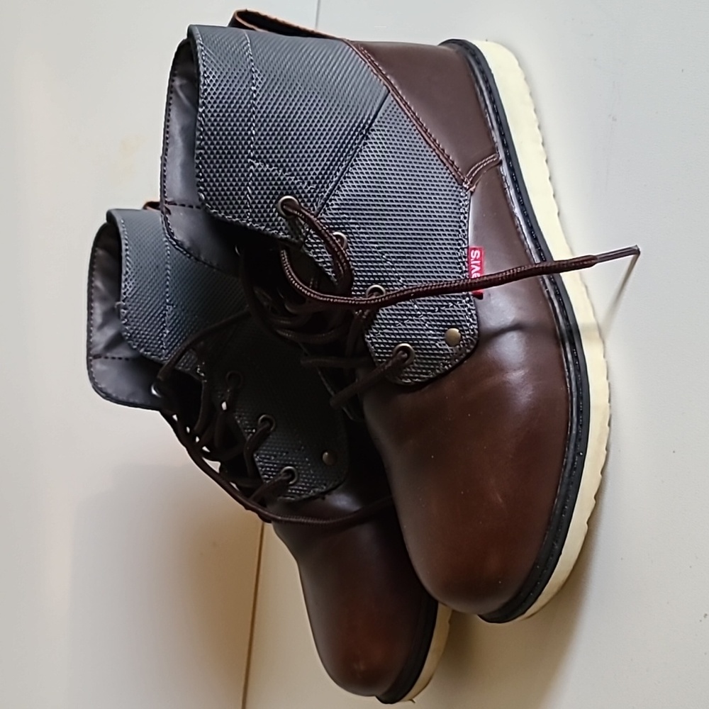 Boy's Levi's Footware Classic Lace High-Used